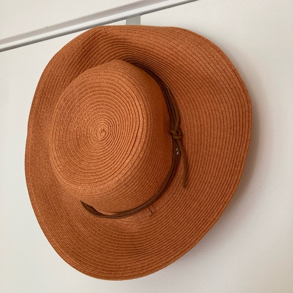 Main Character hat - Picture 3 of 5